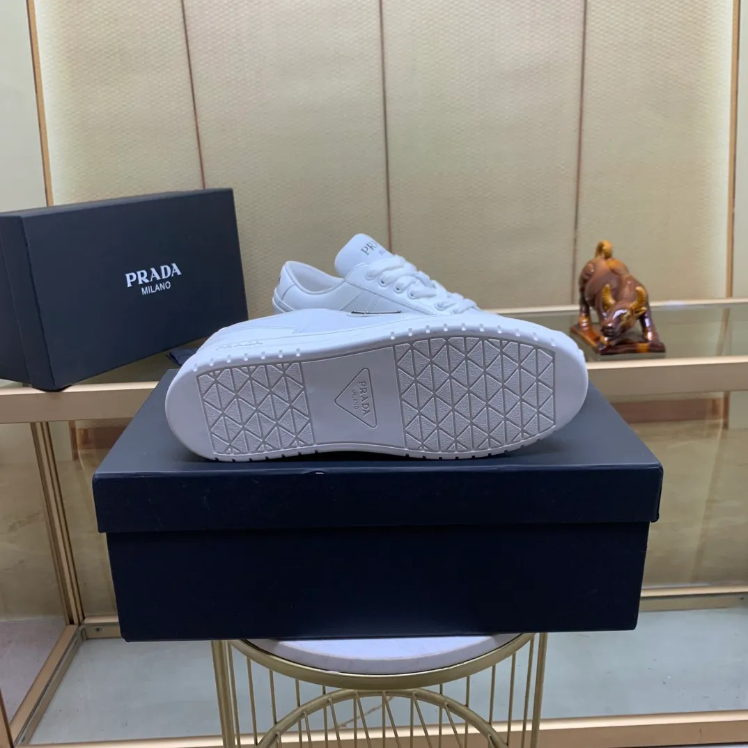💰660.巜PRADA》Prada: Top 🔝purchasing agent🔍🔍The latest men’s counters are on sale simultaneously, high-quality original calfskin imported from Italy 🇮🇹. Brand logo* (prominent·high-end·noble·class·) exquisite workmanship (imported from Italy🇮🇹 Sole: Original sole provided by the original factory, ⚠️exclusive double-layer activity, TPR rubber, combination outsole; super comfortable, wear-resistant, non-slip, environmentally friendly🌳🌳🌳, real shot🎬The real thing is more beautiful🔍🔍 (high quality, follow the order) code number 38 to 44 (.45 customized)